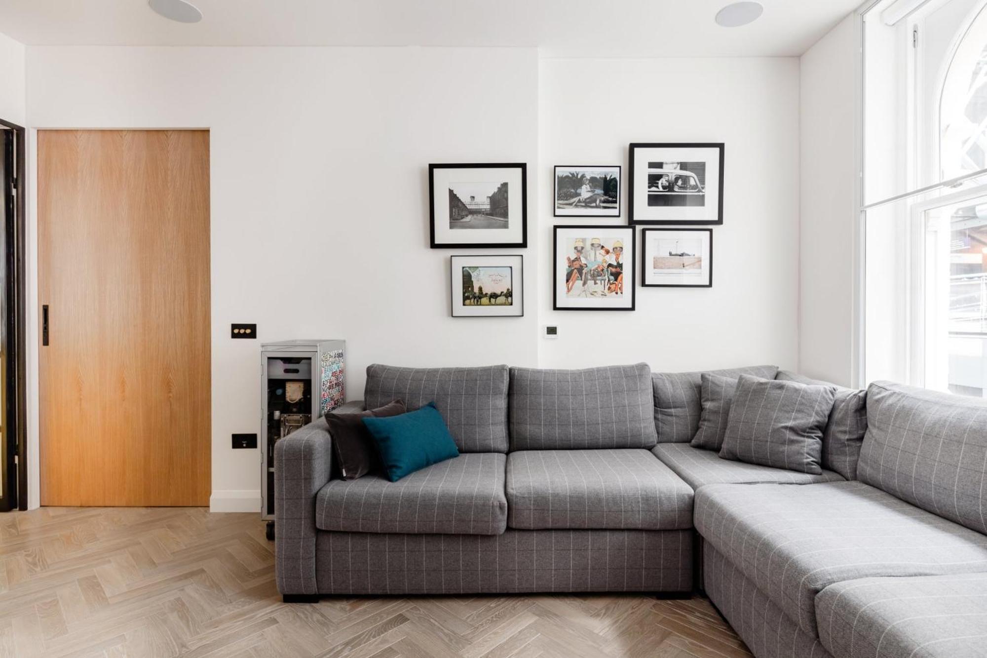Modern Apartment & Rooms At Charing Cross ลอนดอน ภายนอก รูปภาพ