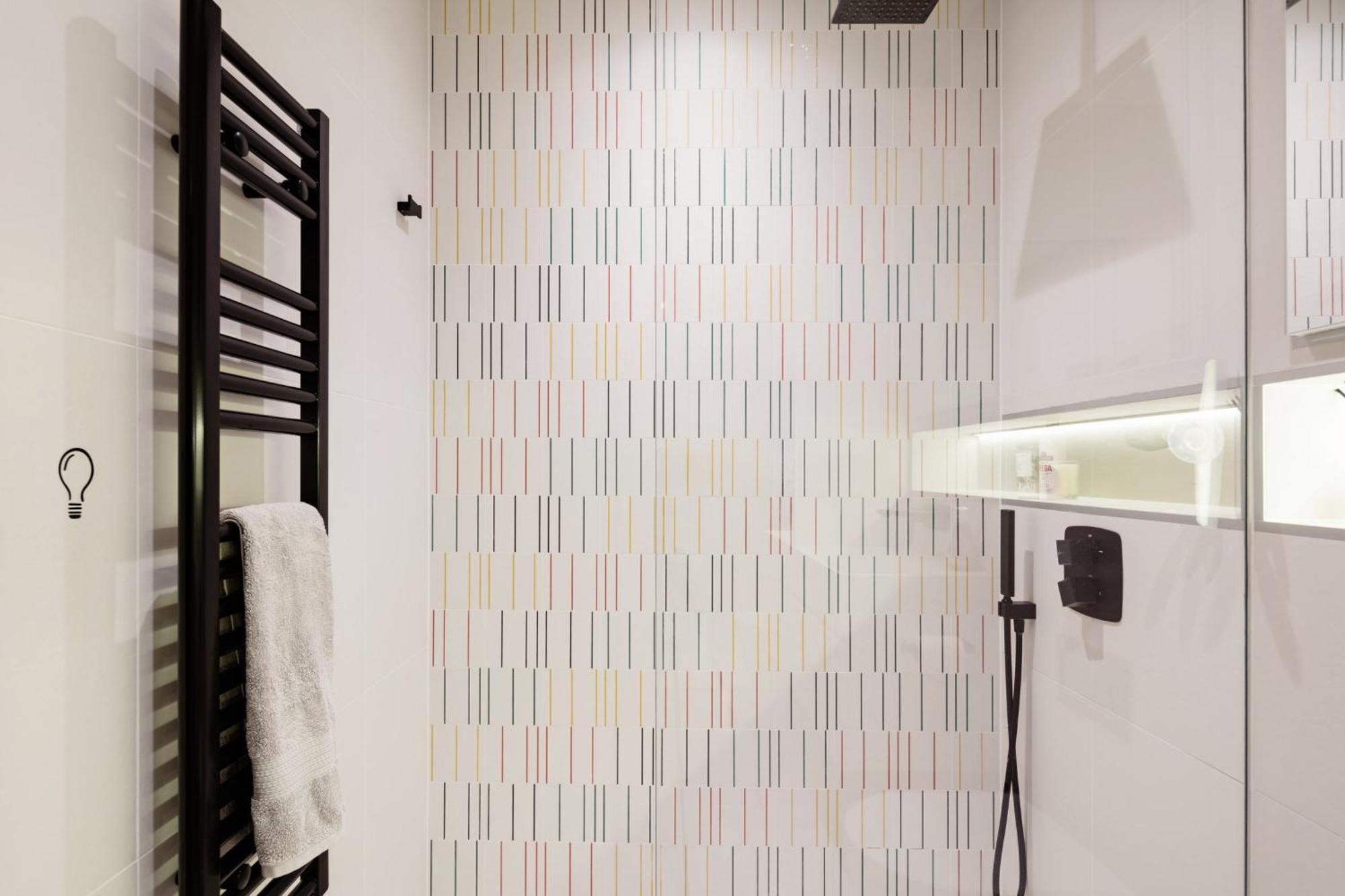 Modern Apartment & Rooms At Charing Cross ลอนดอน ภายนอก รูปภาพ
