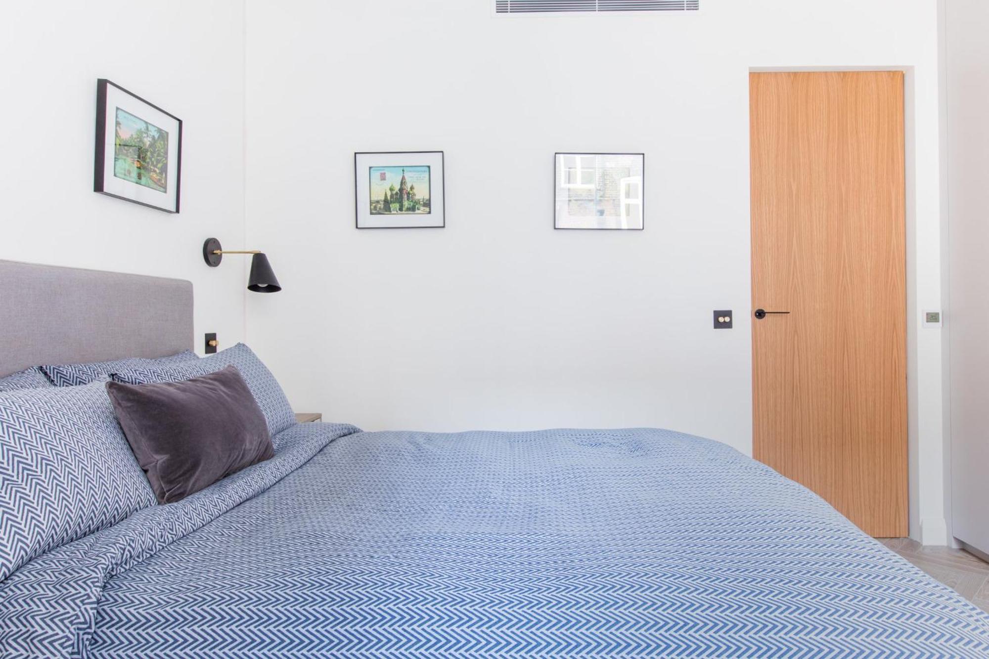 Modern Apartment & Rooms At Charing Cross ลอนดอน ภายนอก รูปภาพ
